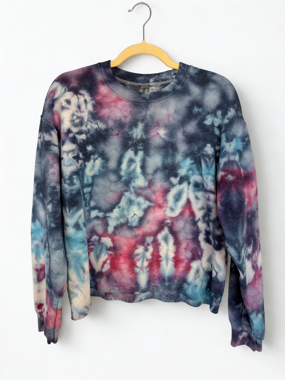 Gildan Tie-Dye Crewneck Sweater in Blue, Pink, Cream, Gray